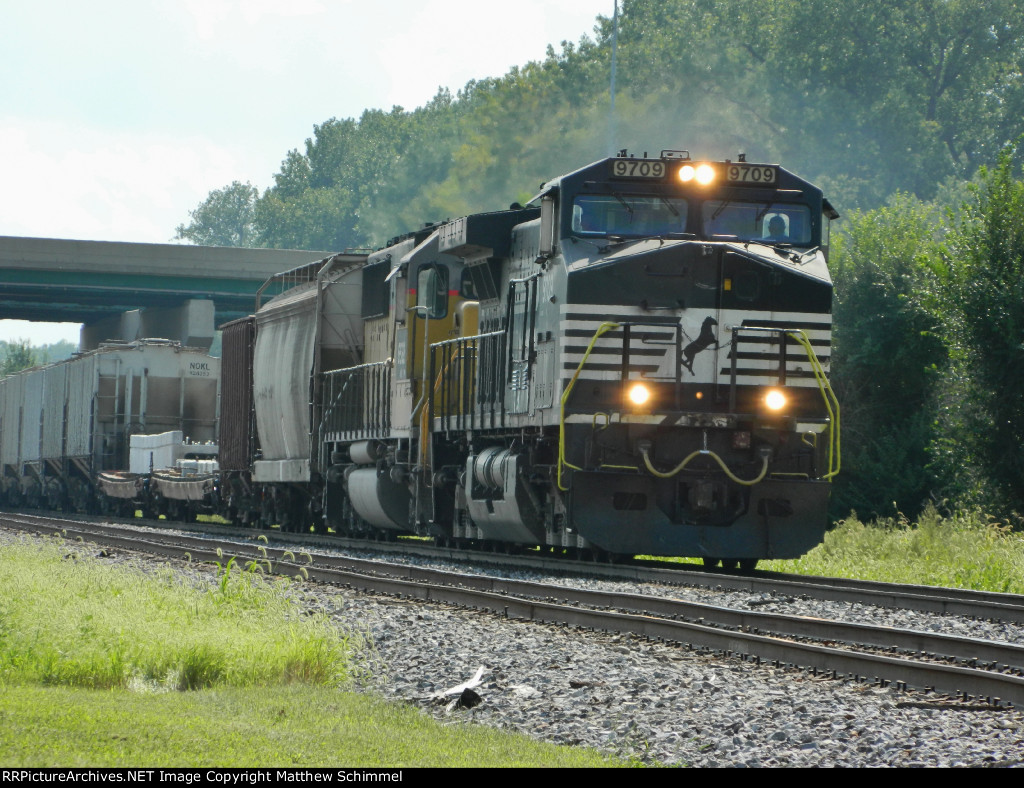 NS 301 Heading To Decatur